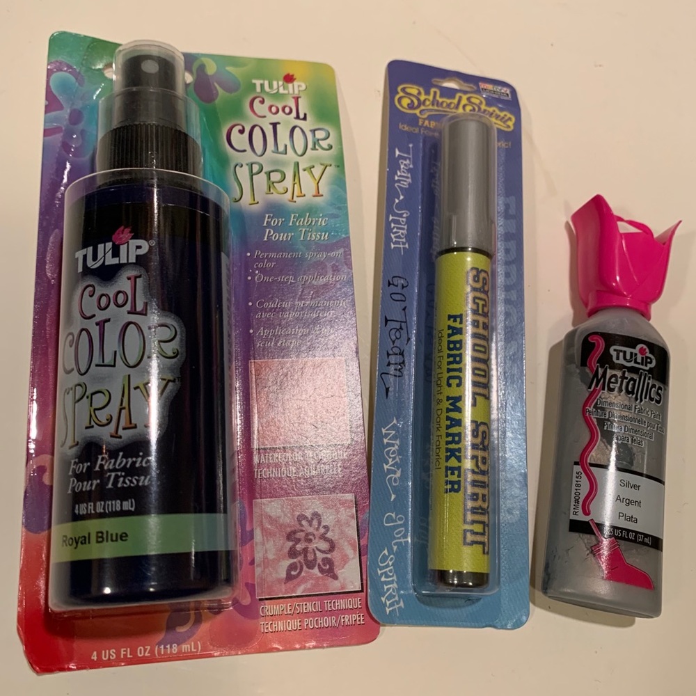 FABRIC PAINT ART SUPPLIES.